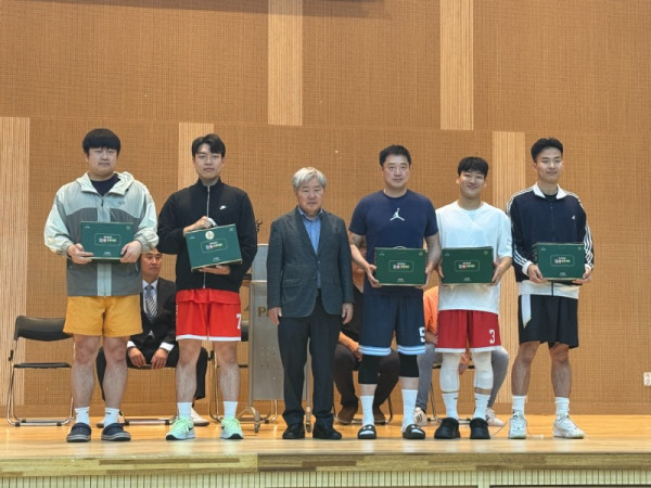 경품 당첨자들과.jpg